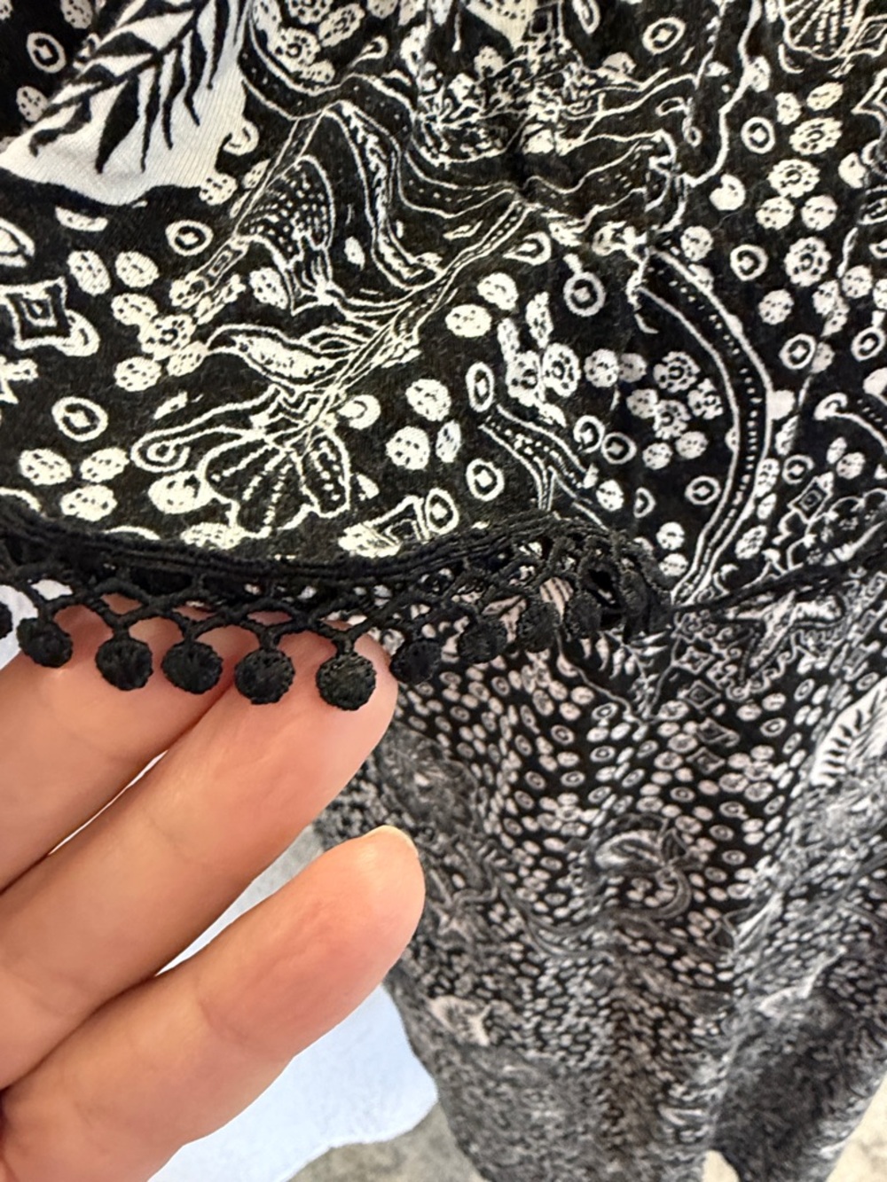 Black & White Ruffle-Top Floral Midi Dress - Picture 3 of 8